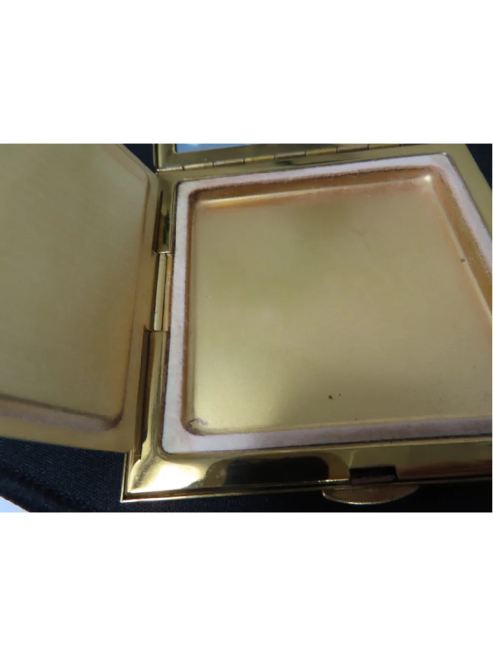 Beautiful Vintage Wadsworth Compact Mirror W Flowers Enameled Engraved 50s
